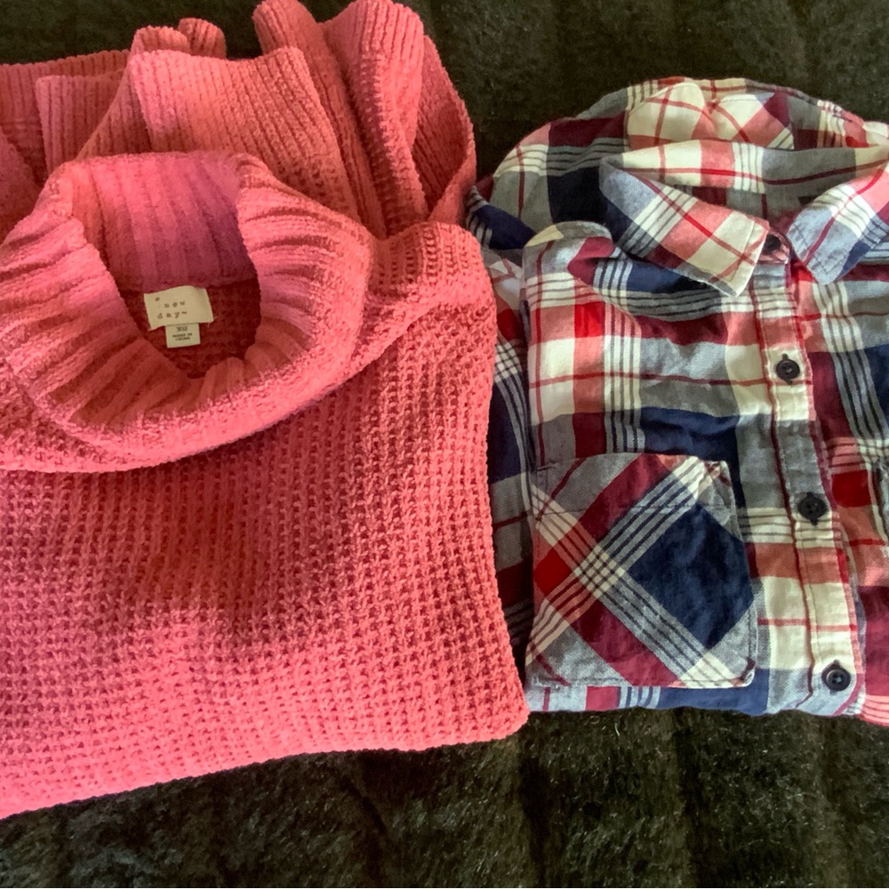 Two Piece Bundle of Women’s Size XS